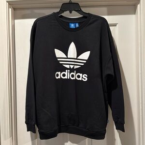 Adidas black sweatshirt with pockets, M